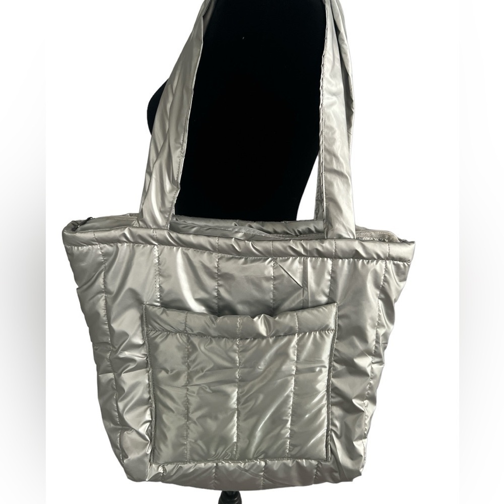 Chic Nylon Tote Bag Perfect For Everyday Essentials